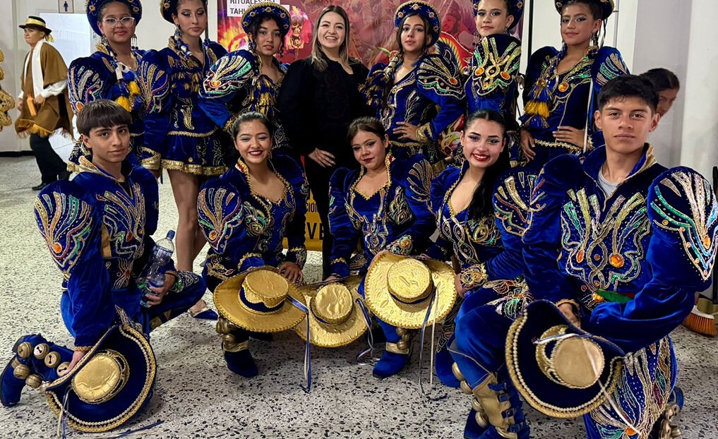 imagen bailarines grupo fundacion cometa
